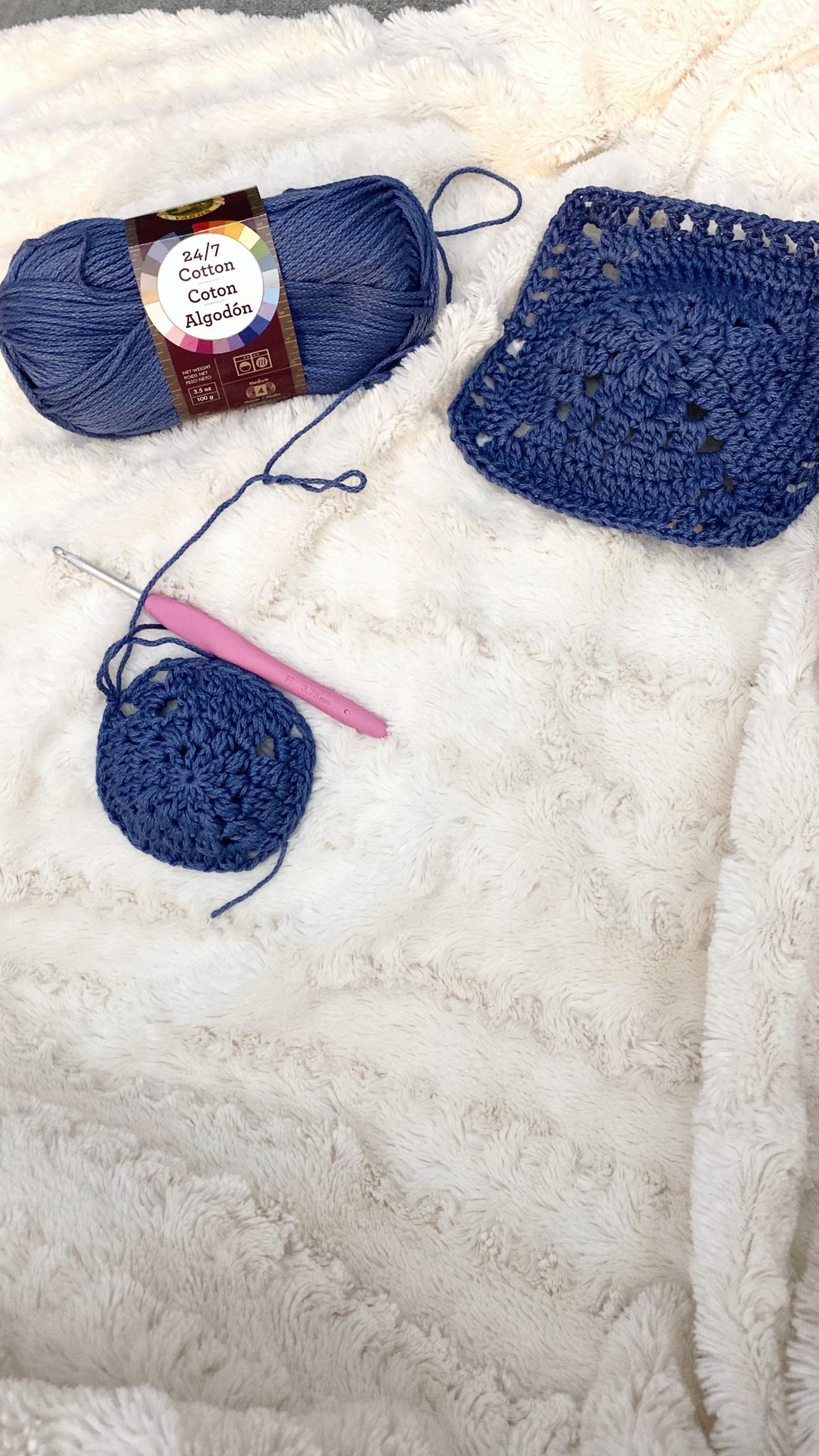 Crochet Kit - Wildrose Shoulder Bag – Lion Brand Yarn