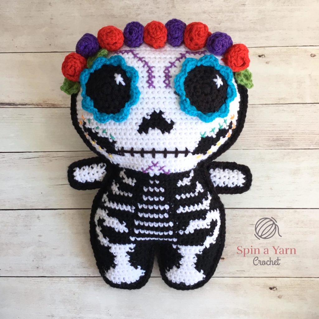 sugar-skull-amigurumi-free-crochet-pattern-spin-a-yarn-crochet